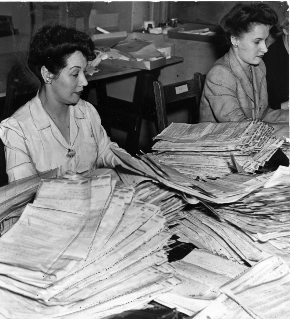 Canadian tax form sorters, 1945.tif